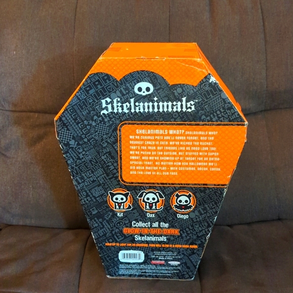 RARE Skelanimals Glow-In-The-Dark Kit - Picture 2 of 8